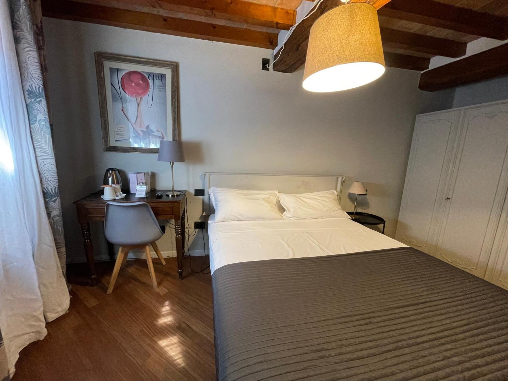 Le Camere Di Bsuites Affittacamere Parma Exterior foto